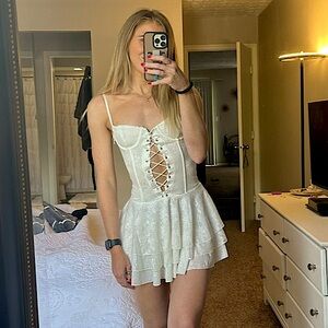 MISCHA MINI DRESS WHITE - XS from Outcast